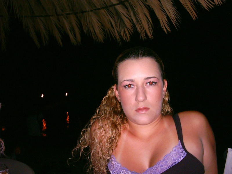 Эротические снимки из личного архива норвежской пары 14 фото Эротические снимки из личного архива норвежской пары 14 фото