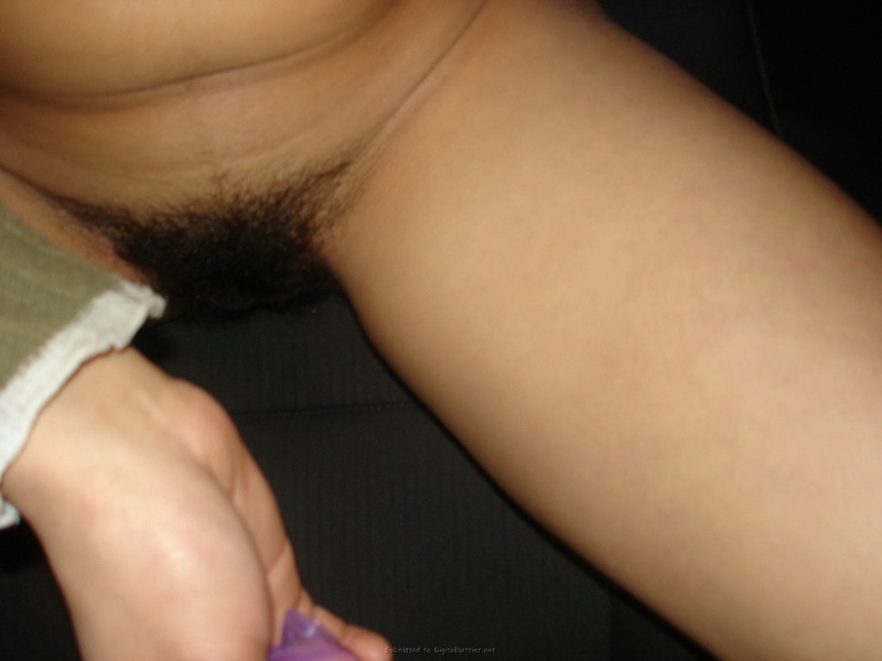 Мужик разрабатывает пальцем волосатую пизду цыганки 26 фото Мужик разрабатывает пальцем волосатую пизду цыганки 26 фото