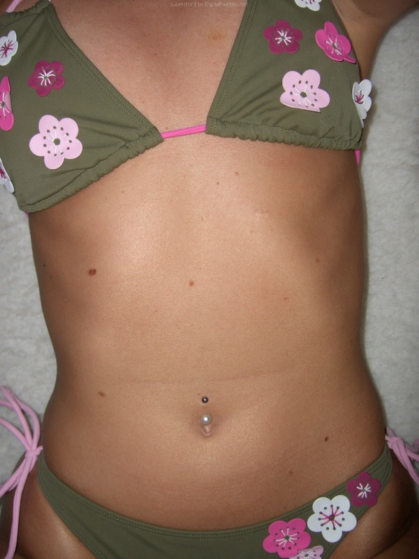 Зрелая снимает свою вагину крупным планом 39 фото