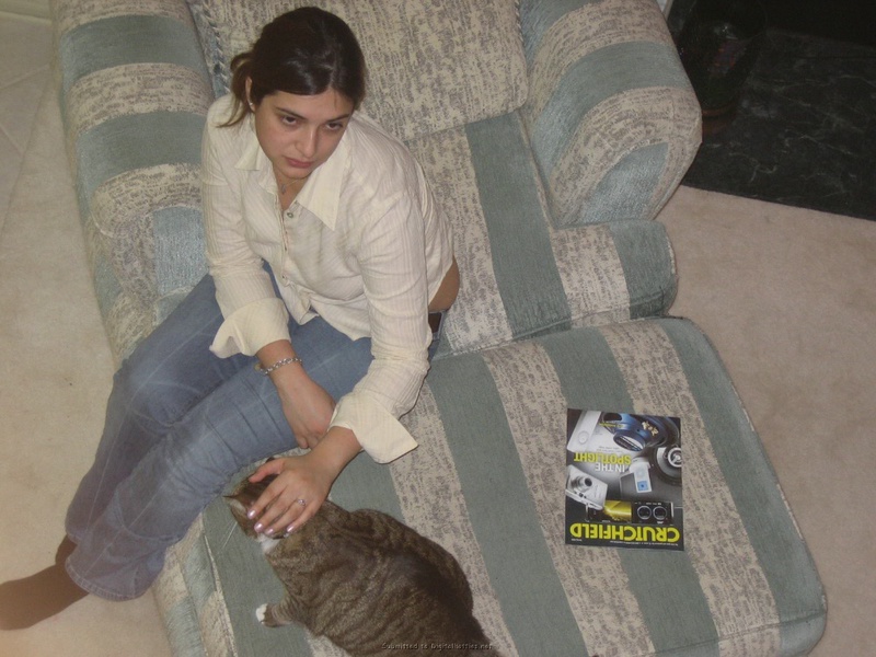 Секси брюнетка сочно демонстрирует свои формы всем нам 22 фото