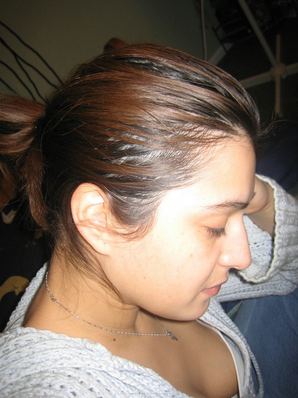 Секси брюнетка сочно демонстрирует свои формы всем нам 32 фото