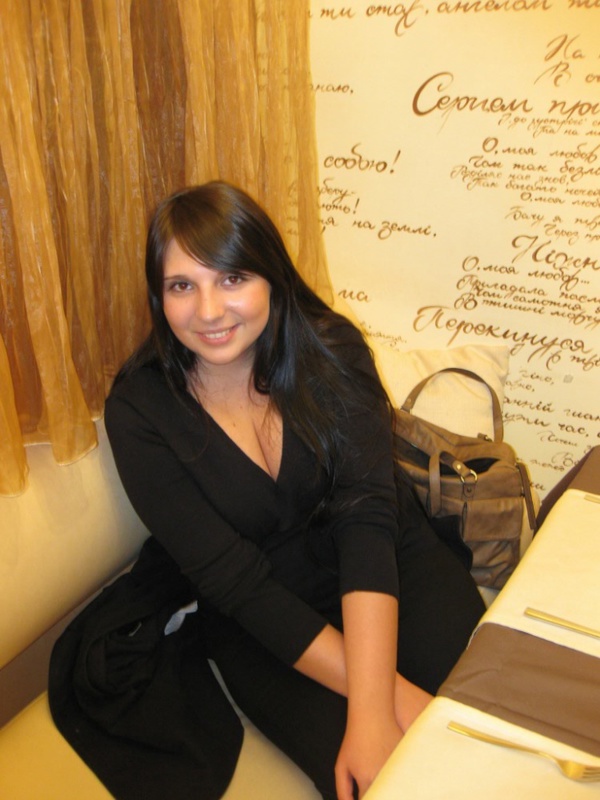 18-летняя брюнетка хвастается большими сиськами 16 фото 18-летняя брюнетка хвастается большими сиськами 16 фото