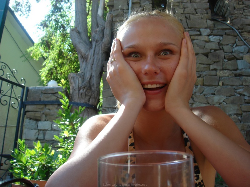 Девушка поехала с любимым парнем на море 16 фото Девушка поехала с любимым парнем на море 16 фото