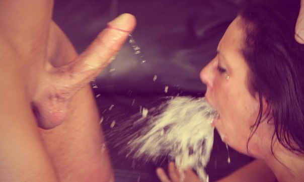 Подборка любительских снимков красоток со спермой на лице 15 фото