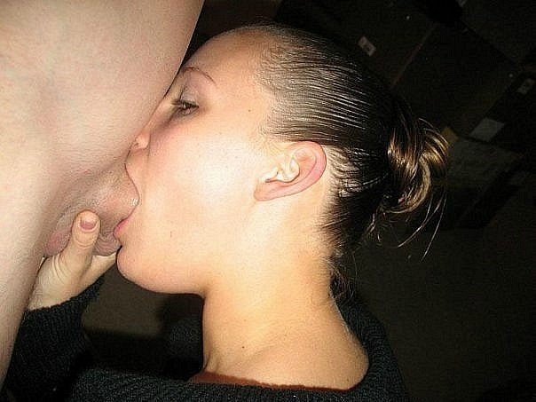 Молодые барышни поражают мужчин своим отсосом 6 фото Молодые барышни поражают мужчин своим отсосом 6 фото