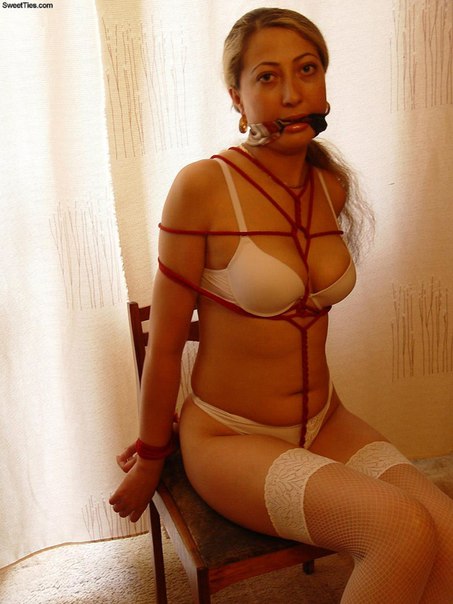 Сексуальные девушки увлекаются бондажем 21 фото Сексуальные девушки увлекаются бондажем 21 фото