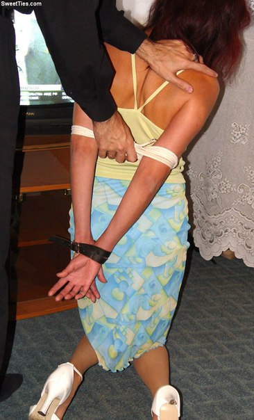 Сексуальные девушки увлекаются бондажем 6 фото Сексуальные девушки увлекаются бондажем 6 фото