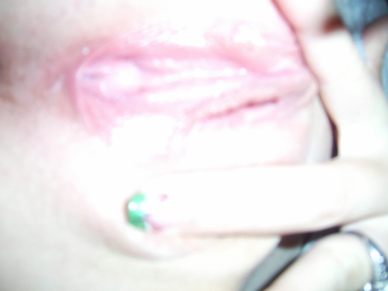 Фигуристая деваха позирует перед зеркалом 17 фото Фигуристая деваха позирует перед зеркалом 17 фото