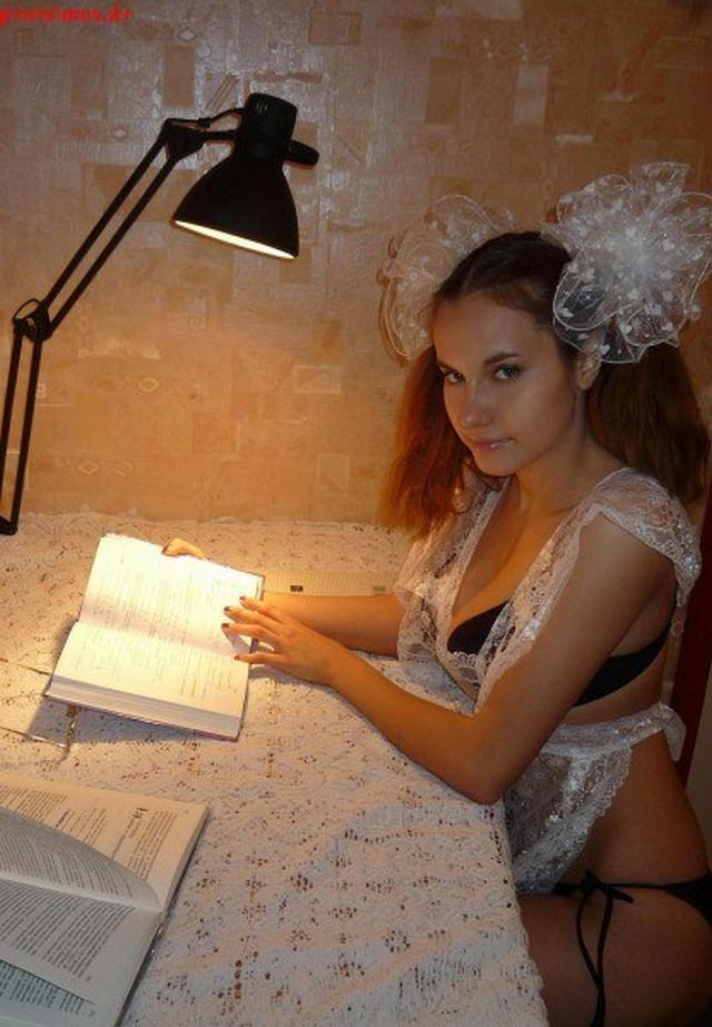 Игривая аспирантка поиграла с секс игрушкой 10 фото Игривая аспирантка поиграла с секс игрушкой 10 фото