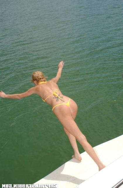 Беззубый капитан спас телку и отодрал её рот и анал на корабле 29 фото Беззубый капитан спас телку и отодрал её рот и анал на корабле 29 фото