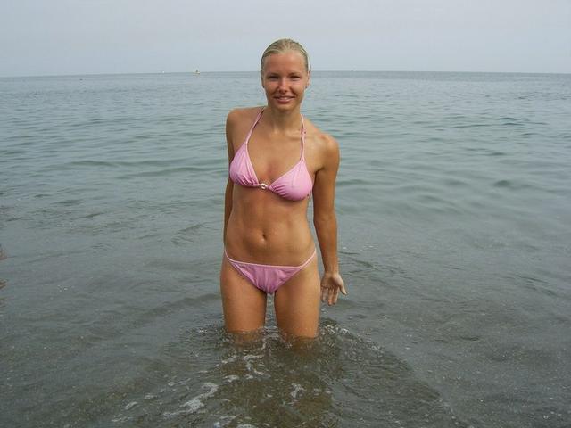 Голые особы показывают свои формы перед камерой 3 фото Голые особы показывают свои формы перед камерой 3 фото