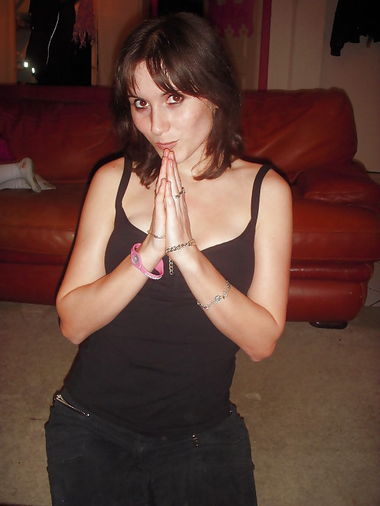 Веселая студентка делает минет мужику с волосатым пузом 1 фото Веселая студентка делает минет мужику с волосатым пузом 1 фото