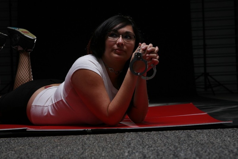 Полная азиатка разделась на камеру 3 фото Полная азиатка разделась на камеру 3 фото