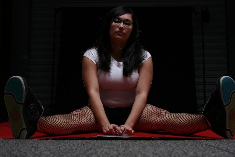 Полная азиатка разделась на камеру 10 фото Полная азиатка разделась на камеру 10 фото