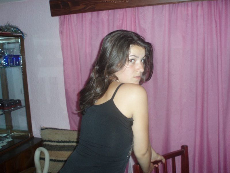 Оголила свои булки в домашней обстановке 4 фото Оголила свои булки в домашней обстановке 4 фото