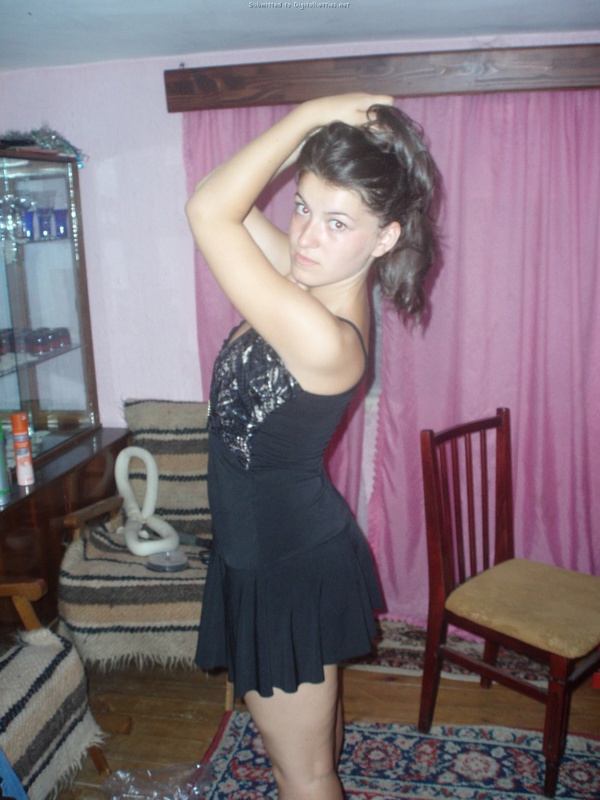 Оголила свои булки в домашней обстановке 3 фото Оголила свои булки в домашней обстановке 3 фото