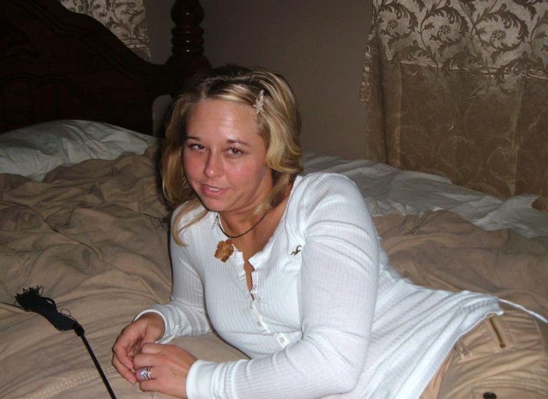 Две девушки трахаются с мужчиной по вызову 2 фото Две девушки трахаются с мужчиной по вызову 2 фото