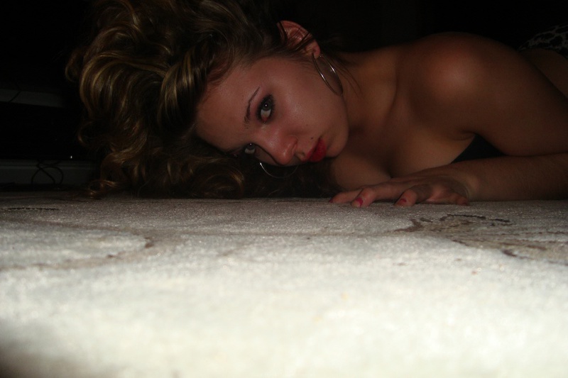 Пошлые снимки 20летней студентки в своей комнате 9 фото Пошлые снимки 20летней студентки в своей комнате 9 фото