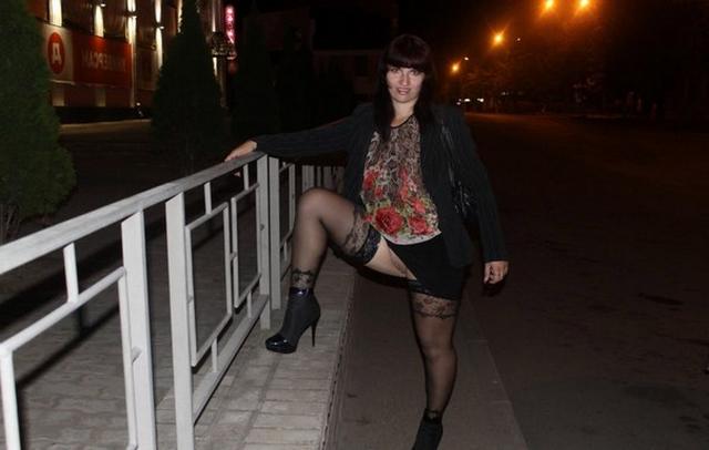 Зрелая брюнетка мастурбирует и не только 1 фото Зрелая брюнетка мастурбирует и не только 1 фото