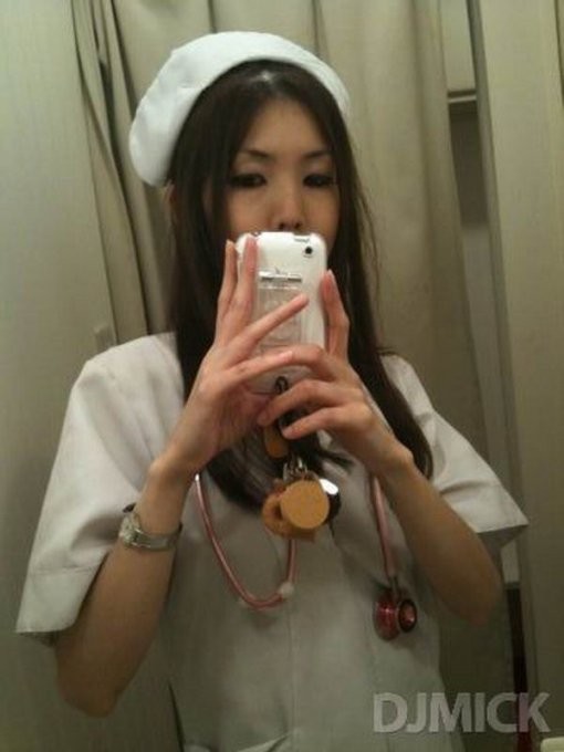 Домашнее селфи смазливых милашек в разных ракурсах 5 фото Домашнее селфи смазливых милашек в разных ракурсах 5 фото