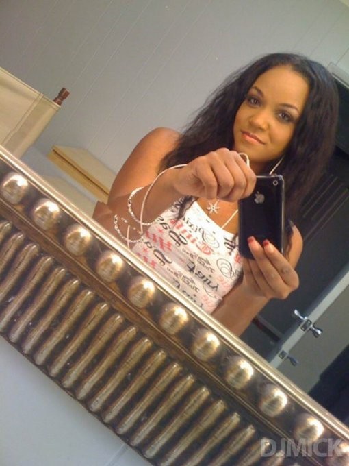 Домашнее селфи смазливых милашек в разных ракурсах 9 фото Домашнее селфи смазливых милашек в разных ракурсах 9 фото