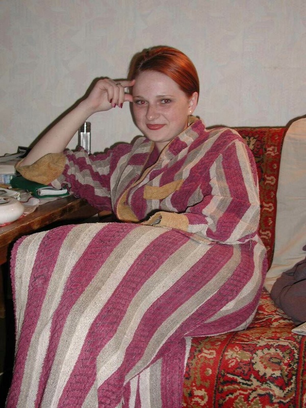 Рыжая сучка хороша и без нижнего белья 1 фото Рыжая сучка хороша и без нижнего белья 1 фото