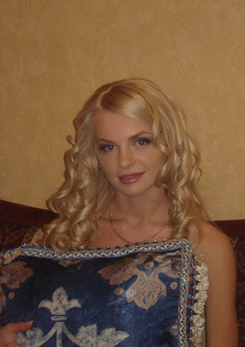 Белокурая мамка показала себя без одежды 1 фото Белокурая мамка показала себя без одежды 1 фото