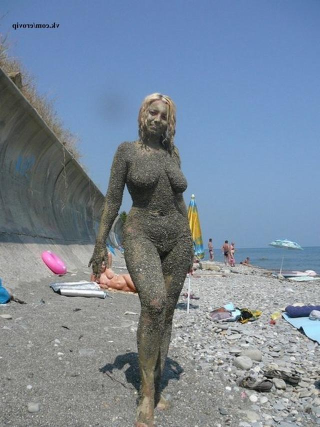 Жизнерадостная блондинка потеряла меру 14 фото Жизнерадостная блондинка потеряла меру 14 фото