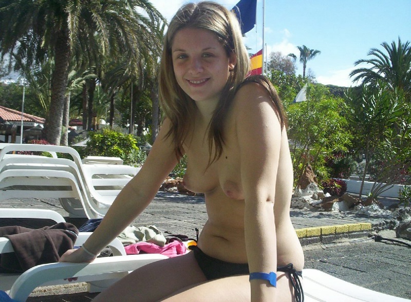 Обнаженная блондинка на природе 16 фото Обнаженная блондинка на природе 16 фото