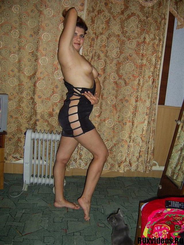 Толстенькая рыжая мамка встает раком 7 фото Толстенькая рыжая мамка встает раком 7 фото