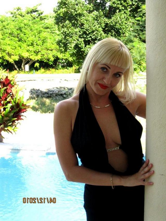 Девицы сосут члены и позируют в откровенном белье и голыми на камеру 18 фото Девицы сосут члены и позируют в откровенном белье и голыми на камеру 18 фото