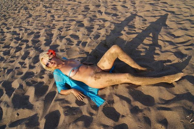 Девицы сосут члены и позируют в откровенном белье и голыми на камеру 15 фото Девицы сосут члены и позируют в откровенном белье и голыми на камеру 15 фото