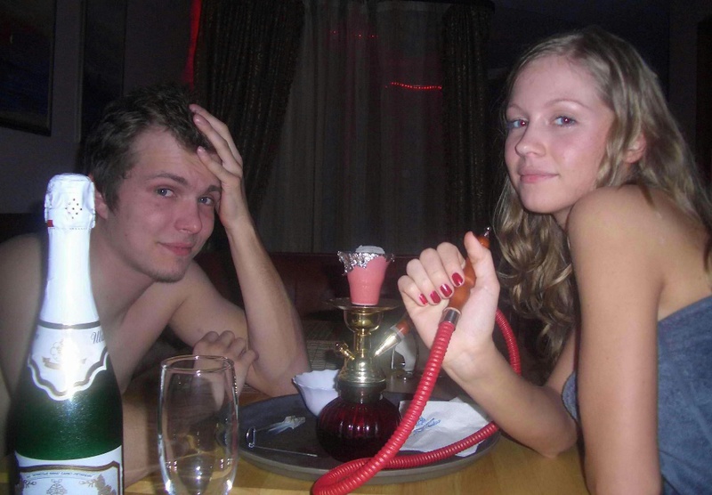 Голая блондинка лежит в деревянной ванне 19 фото Голая блондинка лежит в деревянной ванне 19 фото