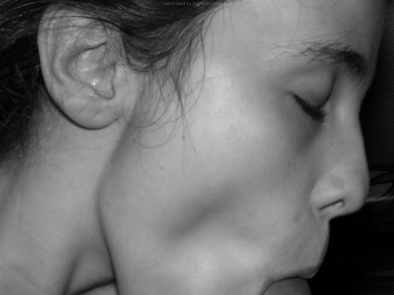 Черно-белые снимки девушки с волосатой пилоткой 13 фото Черно-белые снимки девушки с волосатой пилоткой 13 фото