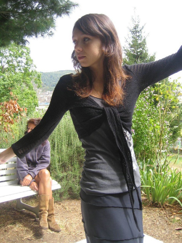 Молодая жена выдает мужу киску и большую попу на кровати 1 фото Молодая жена выдает мужу киску и большую попу на кровати 1 фото