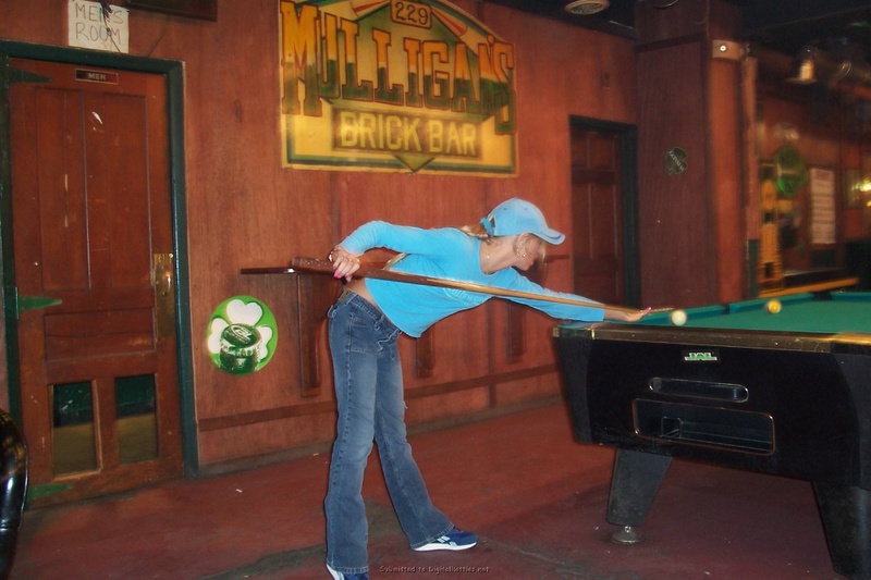 Минетчица отдыхает на курорте с волосатым хахалем и сосет член 11 фото Минетчица отдыхает на курорте с волосатым хахалем и сосет член 11 фото