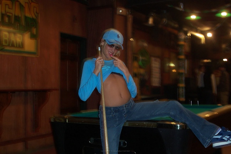 Минетчица отдыхает на курорте с волосатым хахалем и сосет член 12 фото Минетчица отдыхает на курорте с волосатым хахалем и сосет член 12 фото