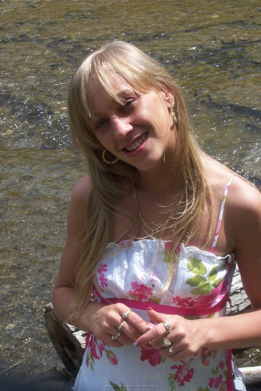 Минетчица отдыхает на курорте с волосатым хахалем и сосет член 26 фото Минетчица отдыхает на курорте с волосатым хахалем и сосет член 26 фото