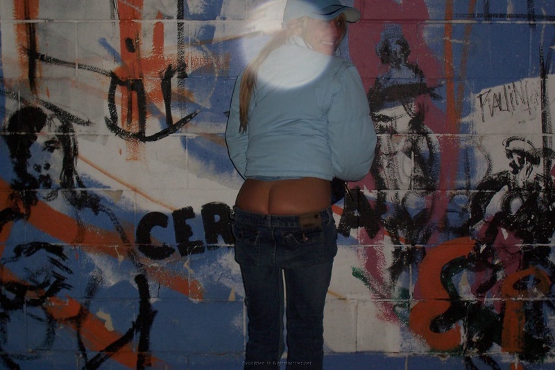 Минетчица отдыхает на курорте с волосатым хахалем и сосет член 19 фото Минетчица отдыхает на курорте с волосатым хахалем и сосет член 19 фото