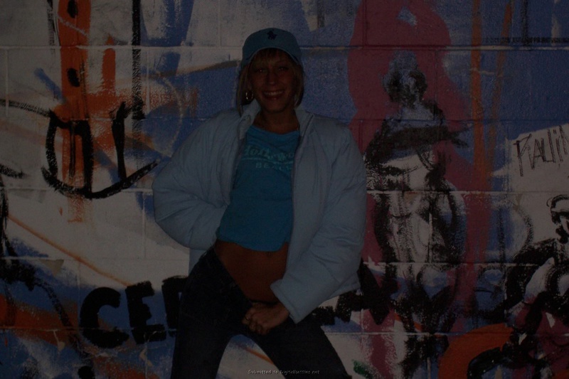 Минетчица отдыхает на курорте с волосатым хахалем и сосет член 18 фото Минетчица отдыхает на курорте с волосатым хахалем и сосет член 18 фото