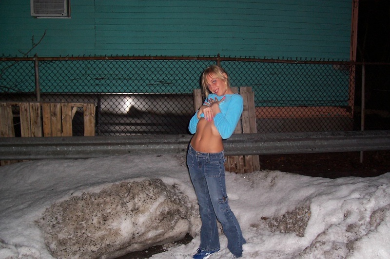 Минетчица отдыхает на курорте с волосатым хахалем и сосет член 22 фото Минетчица отдыхает на курорте с волосатым хахалем и сосет член 22 фото