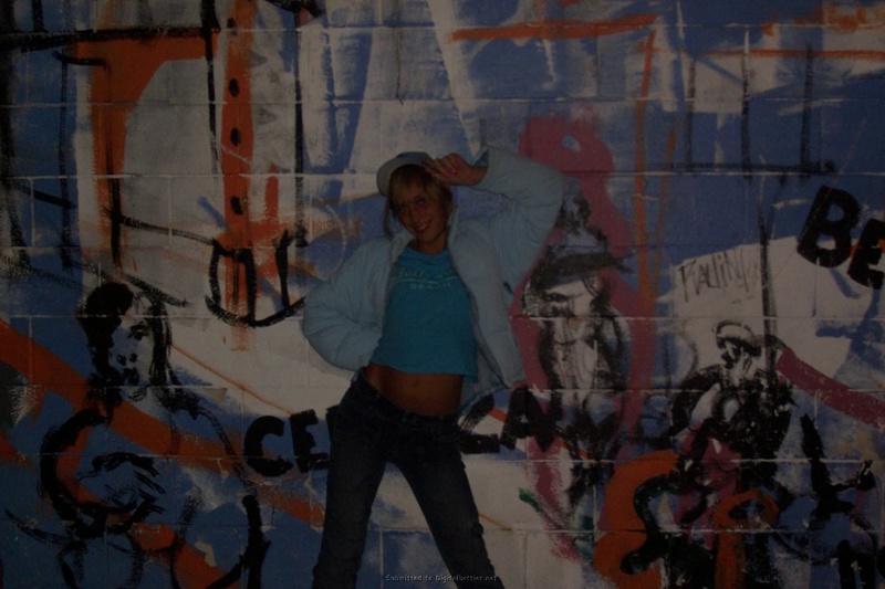 Минетчица отдыхает на курорте с волосатым хахалем и сосет член 17 фото Минетчица отдыхает на курорте с волосатым хахалем и сосет член 17 фото