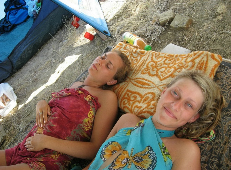 Эротические снимки отдыхающих дикарями девушек на море 19 фото Эротические снимки отдыхающих дикарями девушек на море 19 фото