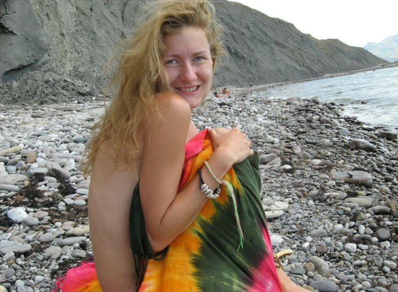 Эротические снимки отдыхающих дикарями девушек на море 6 фото Эротические снимки отдыхающих дикарями девушек на море 6 фото