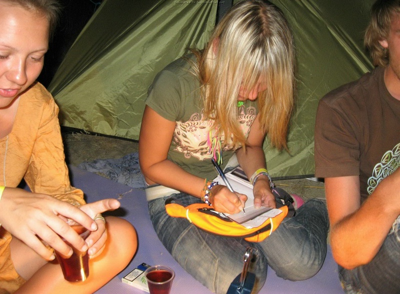 Эротические снимки отдыхающих дикарями девушек на море 5 фото Эротические снимки отдыхающих дикарями девушек на море 5 фото