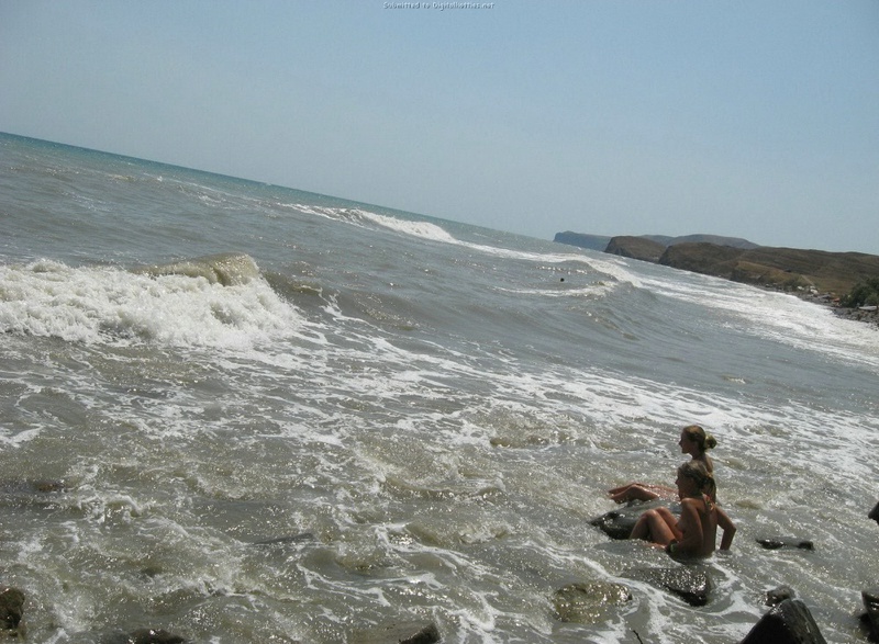 Эротические снимки отдыхающих дикарями девушек на море 24 фото Эротические снимки отдыхающих дикарями девушек на море 24 фото