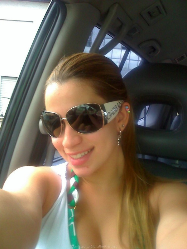 Личные снимки блондинки с большими дойками из Америки 2 фото Личные снимки блондинки с большими дойками из Америки 2 фото