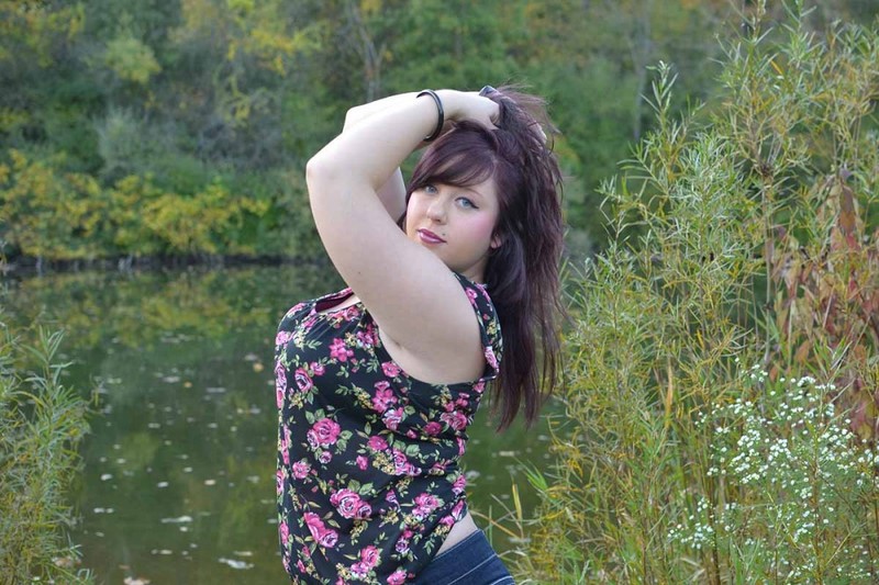 Милая жопастая девка разделась 3 фото Милая жопастая девка разделась 3 фото