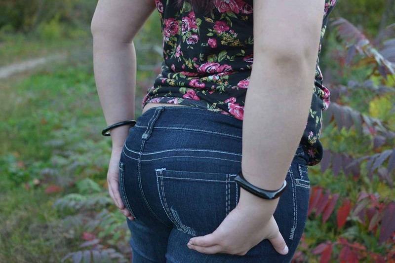 Милая жопастая девка разделась 1 фото Милая жопастая девка разделась 1 фото