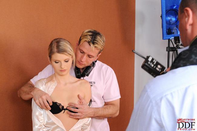 По очереди делает минет парням 23 фото По очереди делает минет парням 23 фото